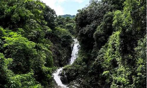 平峦山公园瀑布_平峦山公园瀑布图片